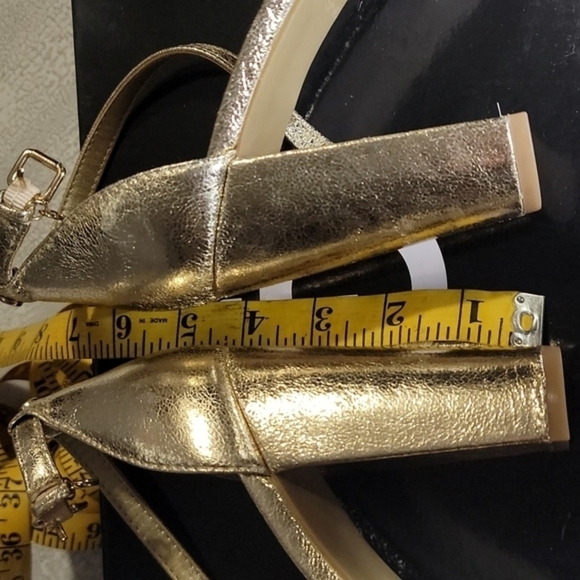 G by Guess Shantel 3 , Gold, New w/ box , Size 8.5M - Picture 6 of 7